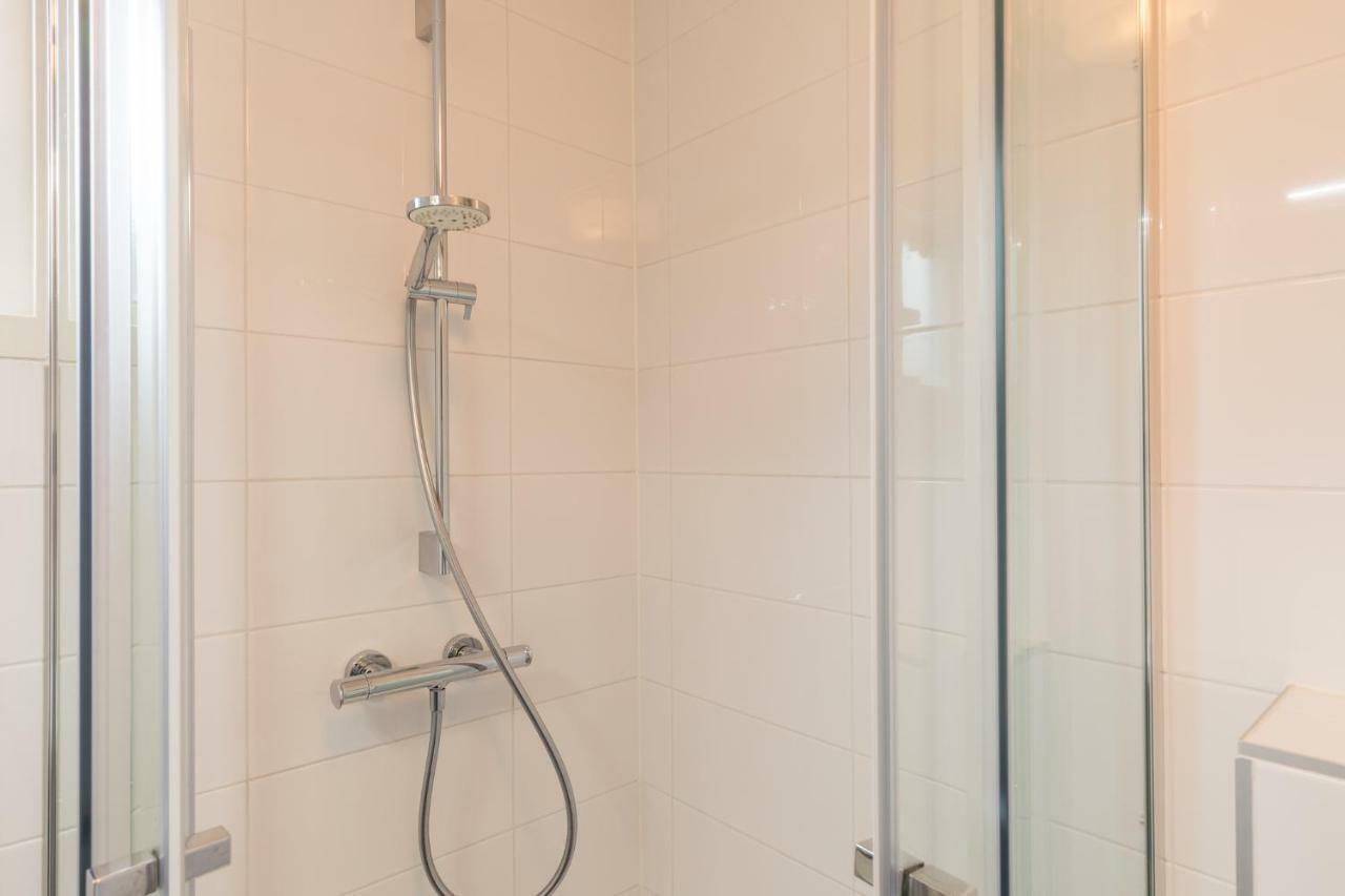 Appartement De Vrijbuiter, Resort Amelander Kaap 홀륌 외부 사진